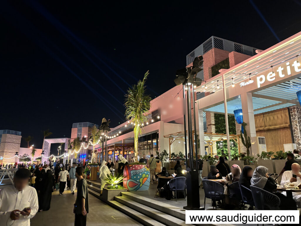 Restaurants and Coffee shops in Jeddah Yacht Club & Marina Academy